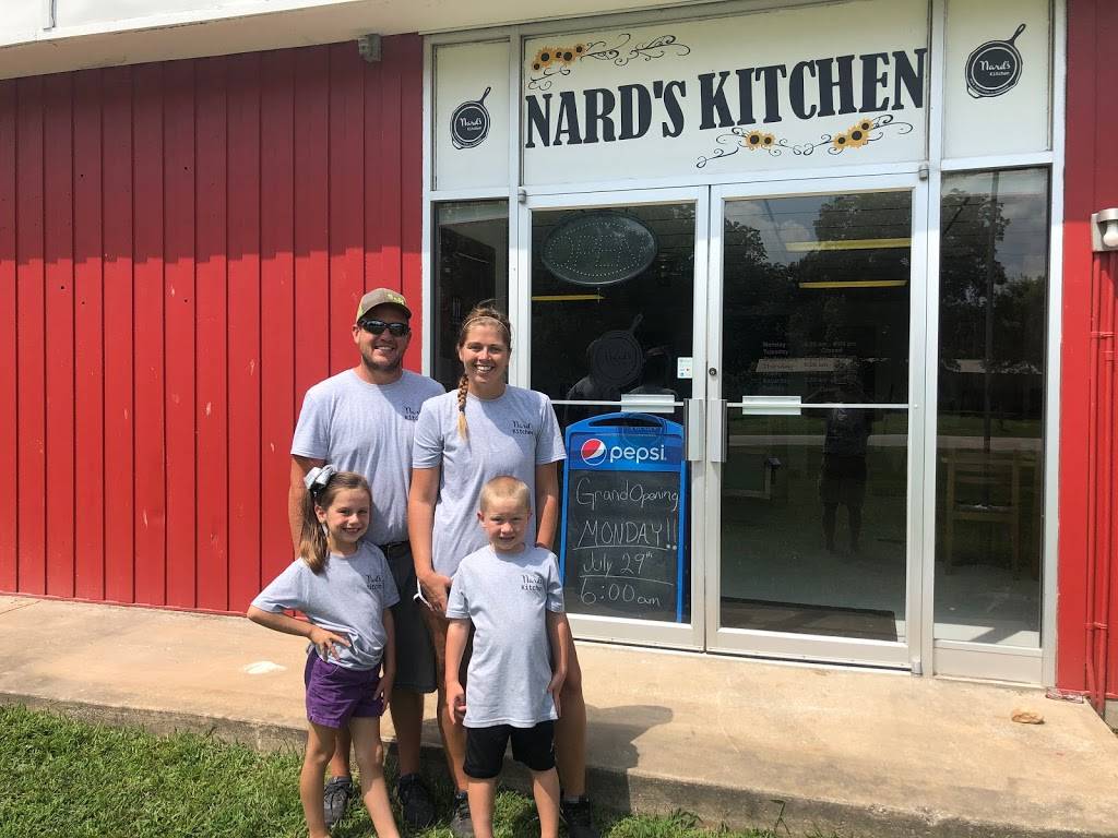 Nard’s Kitchen | restaurant | 145 Clopton Ave, Dadeville, MO 65635, USA | 4179952124 OR +1 417-995-2124