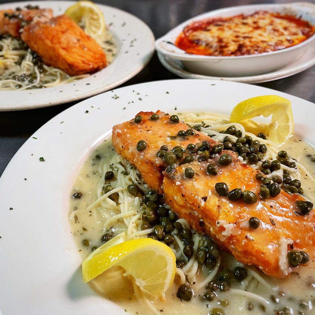 Genovas Italian Restaurant & Pizza | restaurant | 414 S Ave D, Burkburnett, TX 76354, USA | 9404340030 OR +1 940-434-0030