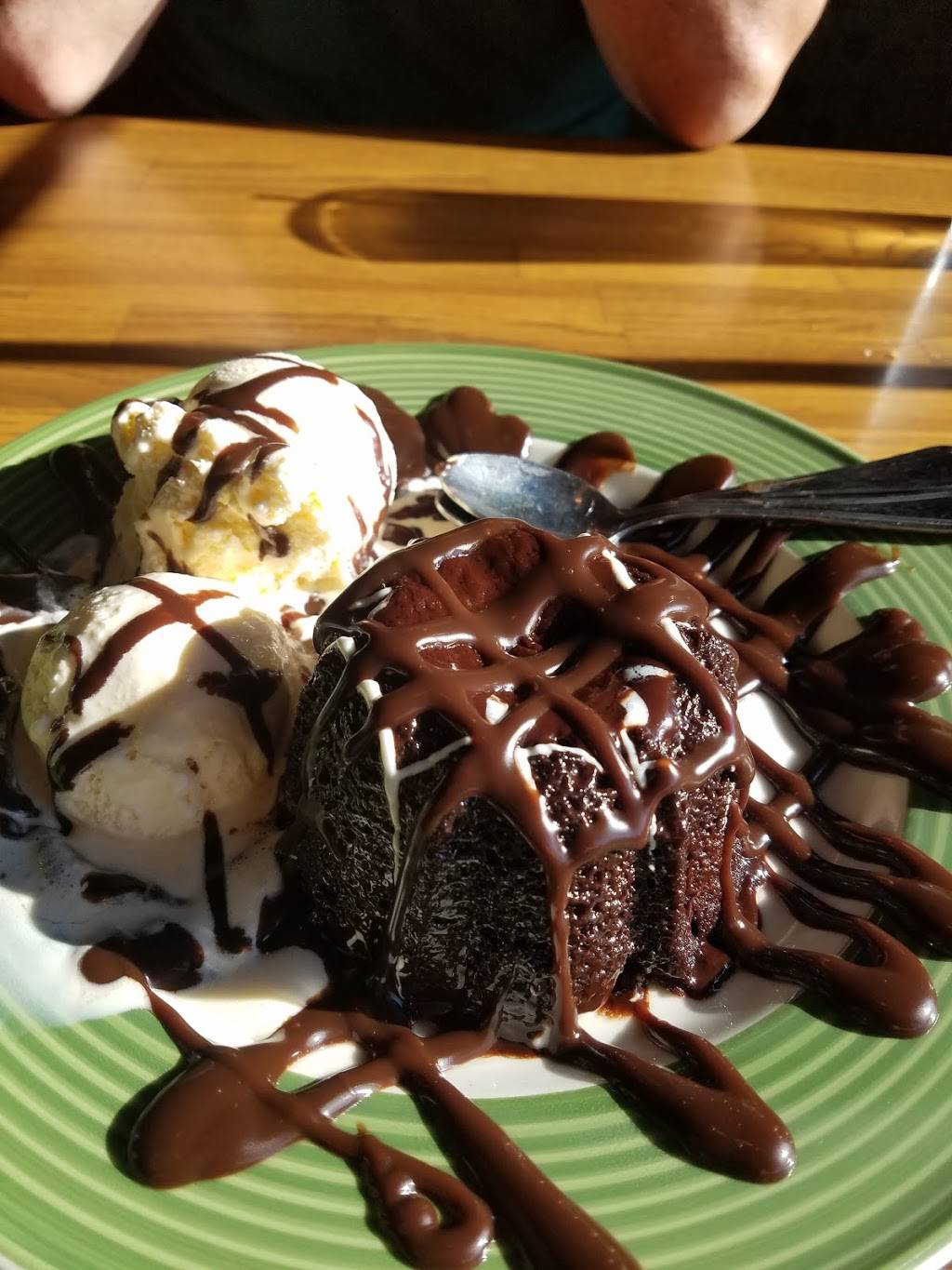 Applebees Grill + Bar | restaurant | 3005 W Kimberly Rd, Davenport, IA 52806, USA | 5634458646 OR +1 563-445-8646