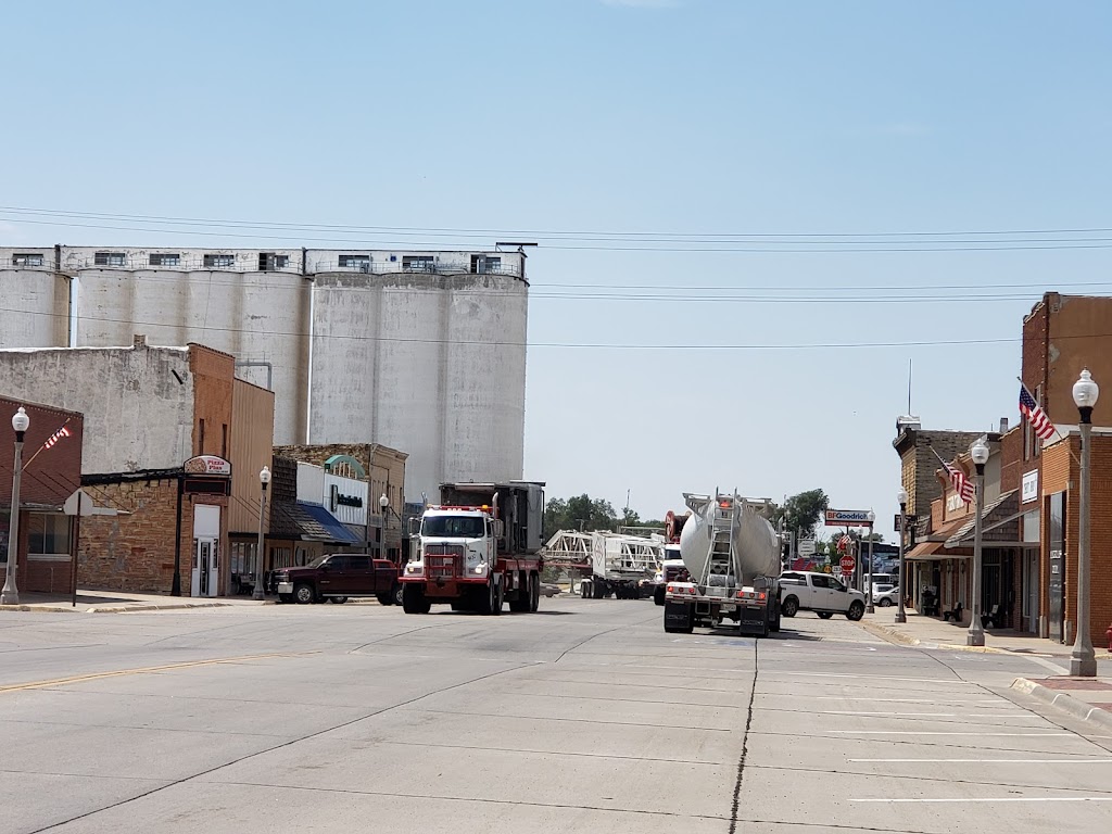 Pizza Plus | restaurant | 108 S Pennsylvania Ave, Ness City, KS 67560, USA | 7857983939 OR +1 785-798-3939