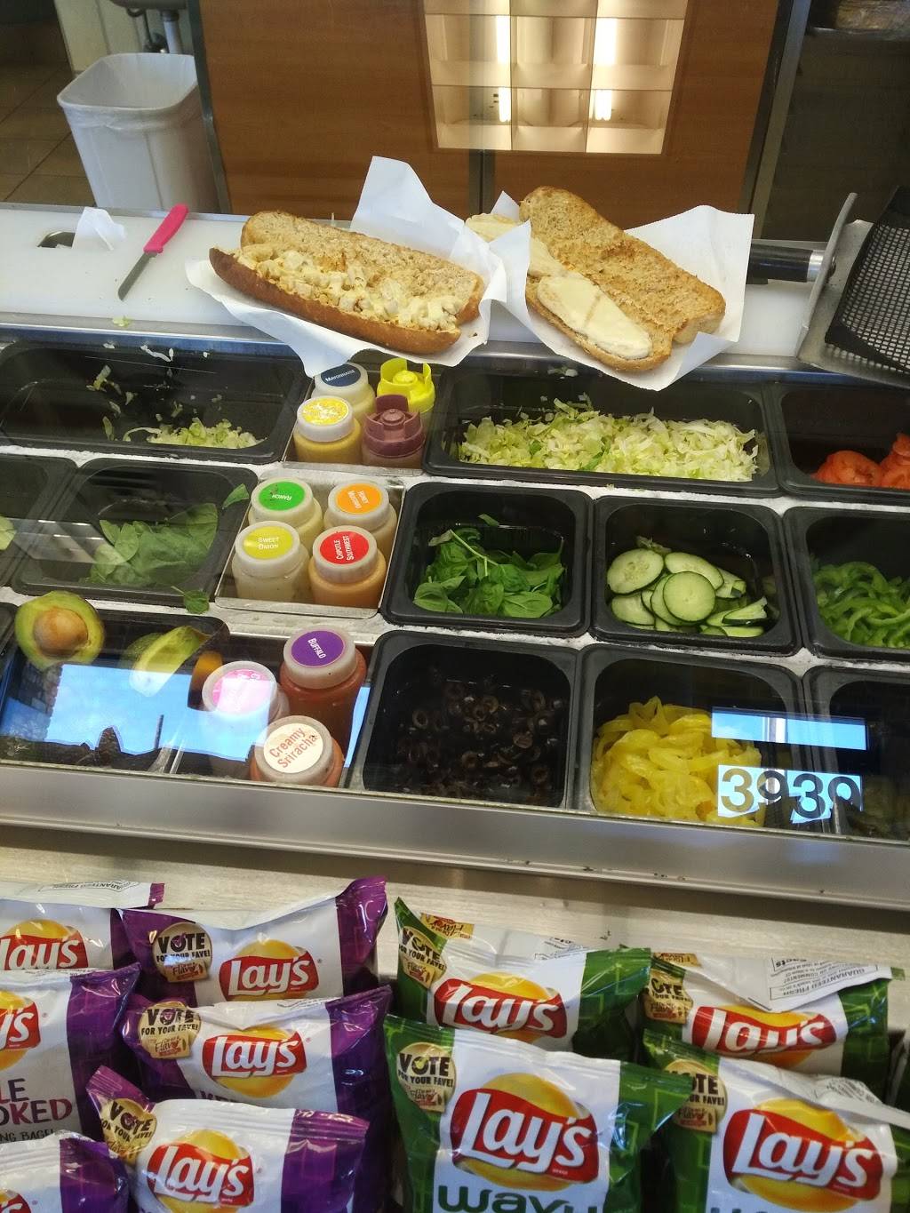 Subway | restaurant | 3939 E Lake Mead Blvd, Las Vegas, NV 89115, USA | 7023196688 OR +1 702-319-6688