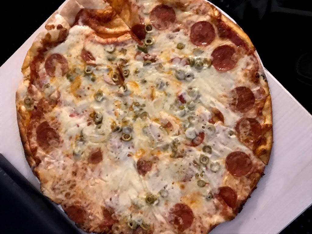 Nickys Pizza | meal delivery | 1735 Calumet Dr, Sheboygan, WI 53081, USA | 9204576425 OR +1 920-457-6425