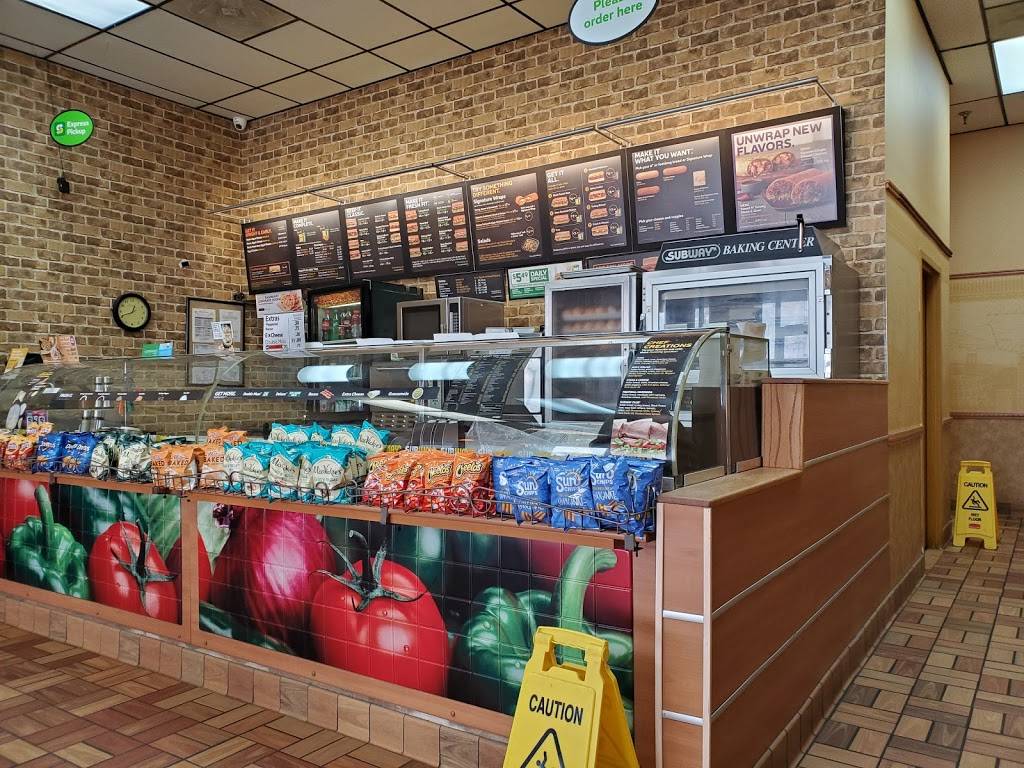 Subway Restaurants | restaurant | 216 Ren Mar Center, Pleasant View, TN 37146, USA | 6157461185 OR +1 615-746-1185