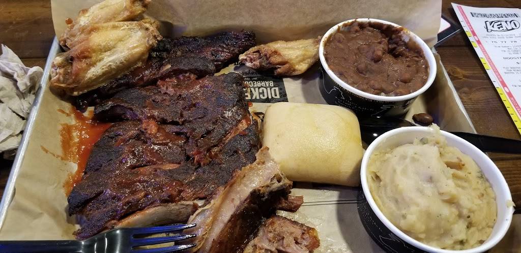 Dickeys Barbecue Pit | restaurant | 1081 N 21st St, Newark, OH 43055, USA | 7409156331 OR +1 740-915-6331