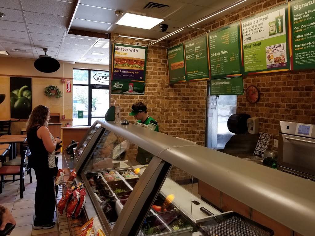 Subway | restaurant | 96 Daniel Webster Hwy, Belmont, NH 03220, USA | 6035276002 OR +1 603-527-6002