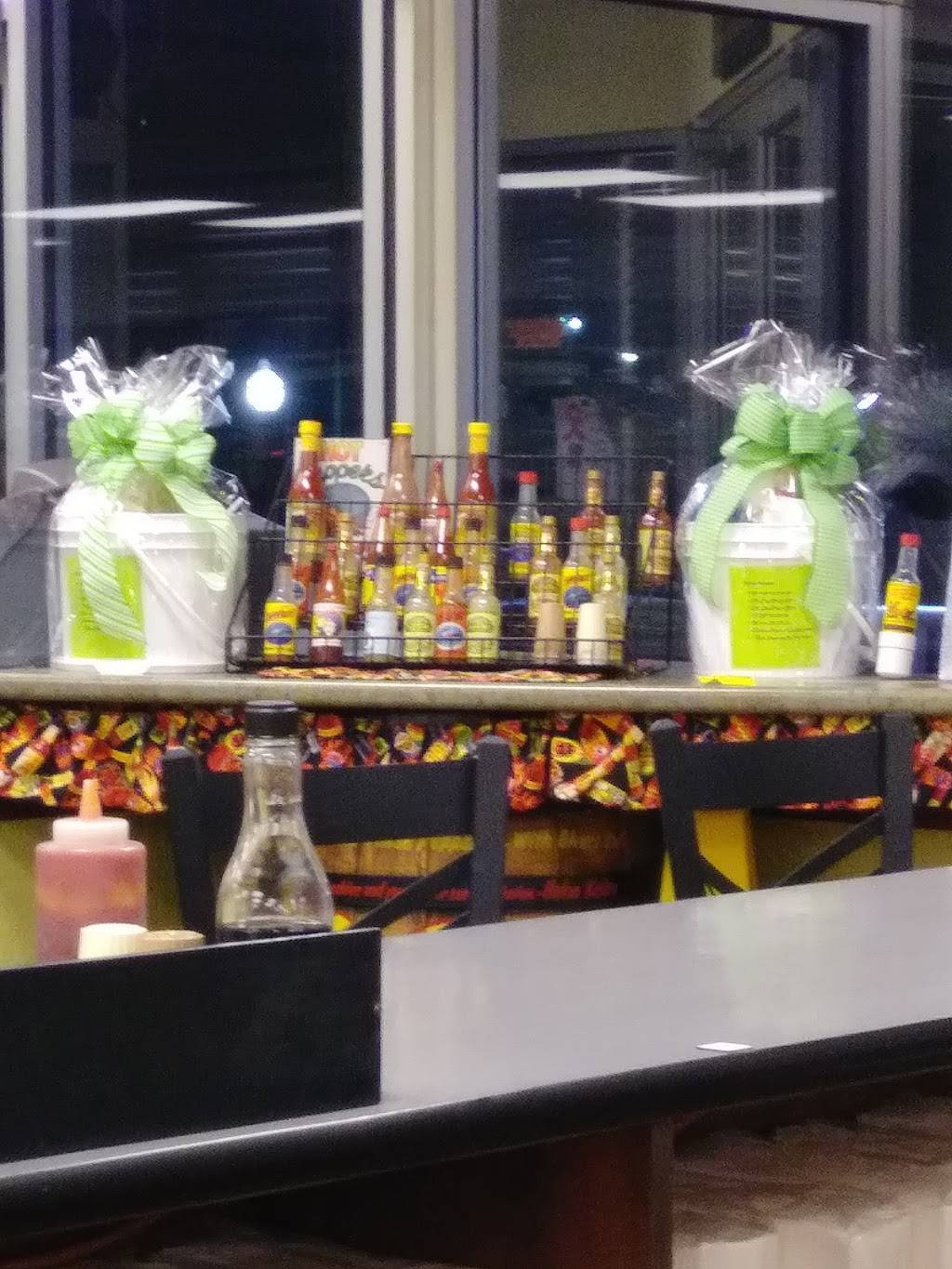 Jib Jab Hot Dog Shoppe | restaurant | 313 S State St, Girard, OH 44420, USA | 3305451129 OR +1 330-545-1129