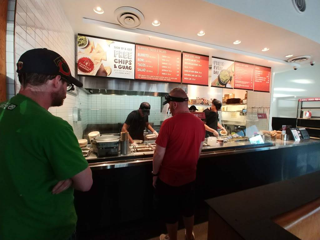 Chipotle Mexican Grill | restaurant | 3737 Merle Hay Rd #100, Des Moines, IA 50310, USA | 5159744300 OR +1 515-974-4300