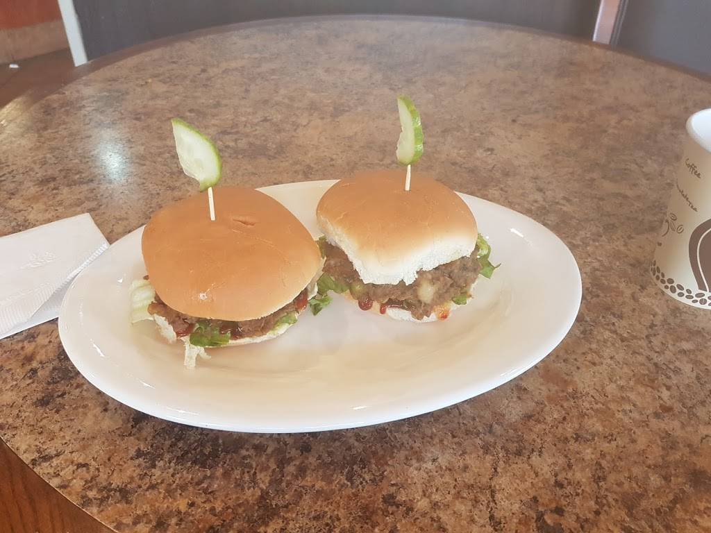 Salaama Hut | restaurant | 1987 Kipling Ave, Etobicoke, ON M9W 4J4, Canada | 4167447413 OR +1 416-744-7413