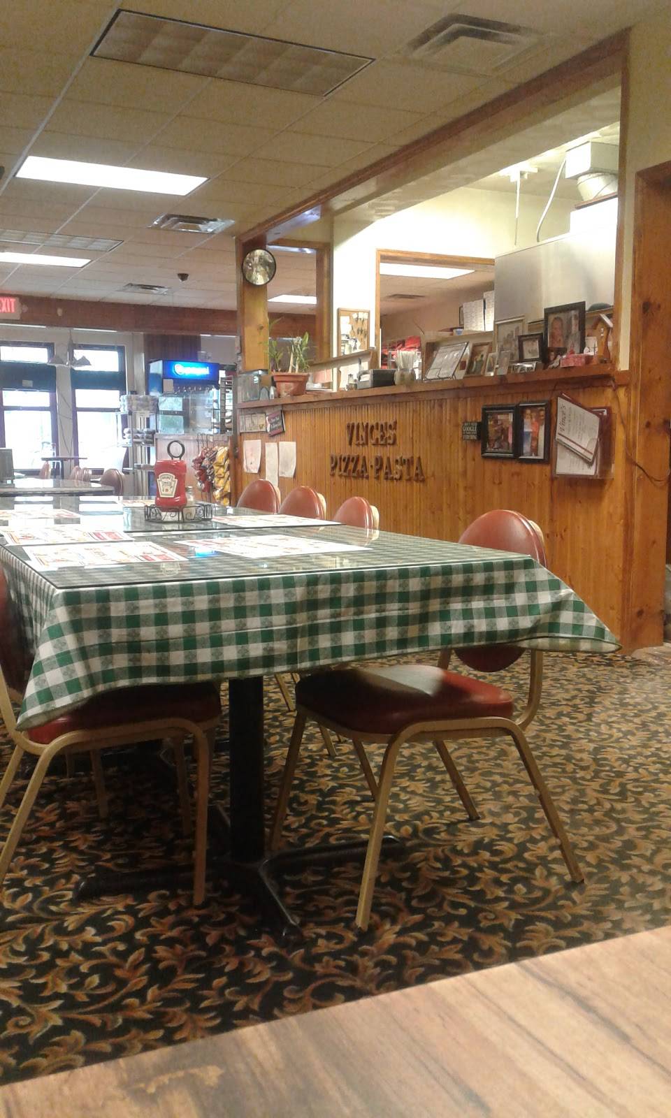 Vinces Pizza & Pasta | restaurant | 118 W Main St, Johnstown, NY 12095, USA | 5187362828 OR +1 518-736-2828