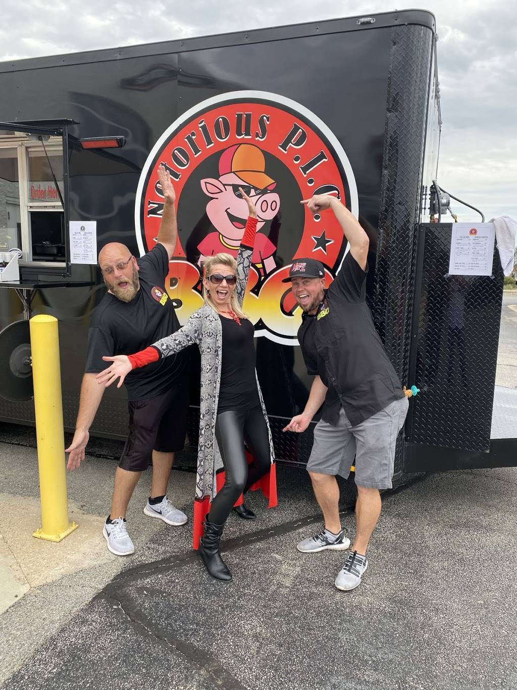 Notorious Pig Bbq | restaurant | 1629 Hunters View Dr, Mt Zion, IL 62549, USA | 2174335143 OR +1 217-433-5143