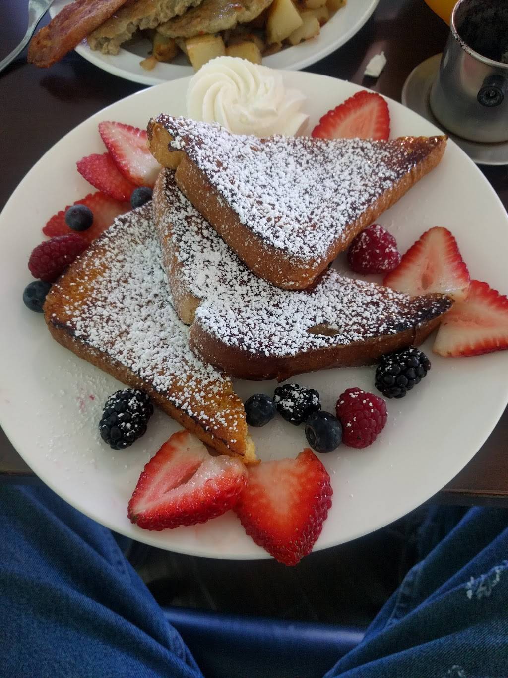 Cafe Casse Croute | cafe | 656 S Brookhurst St, Anaheim, CA 92804, USA | 7147748013 OR +1 714-774-8013