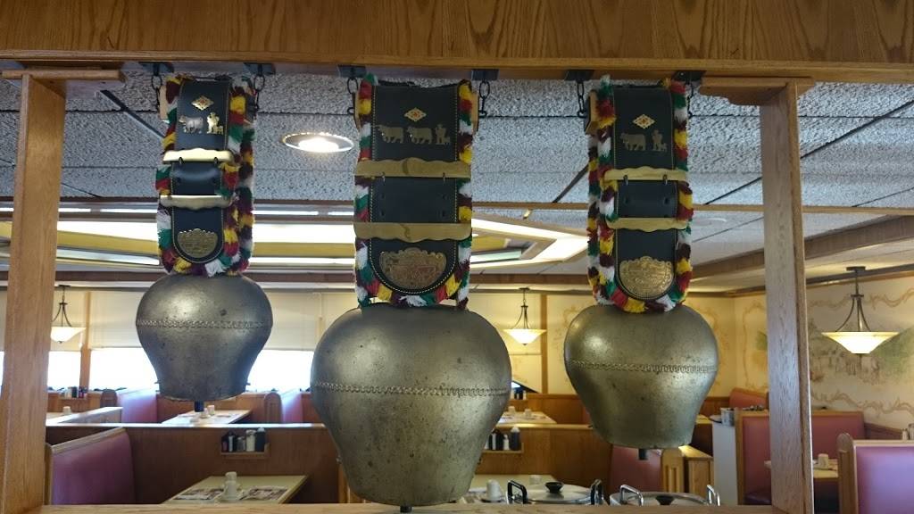 Swiss Alps | restaurant | 804 4th Ave W, Monroe, WI 53566, USA | 6083255900 OR +1 608-325-5900