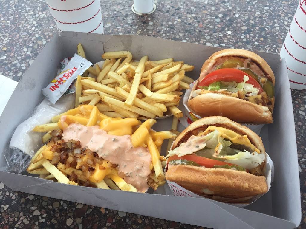 In-N-Out Burger | restaurant | 594 W 19th St, Costa Mesa, CA 92627, USA | 8007861000 OR +1 800-786-1000