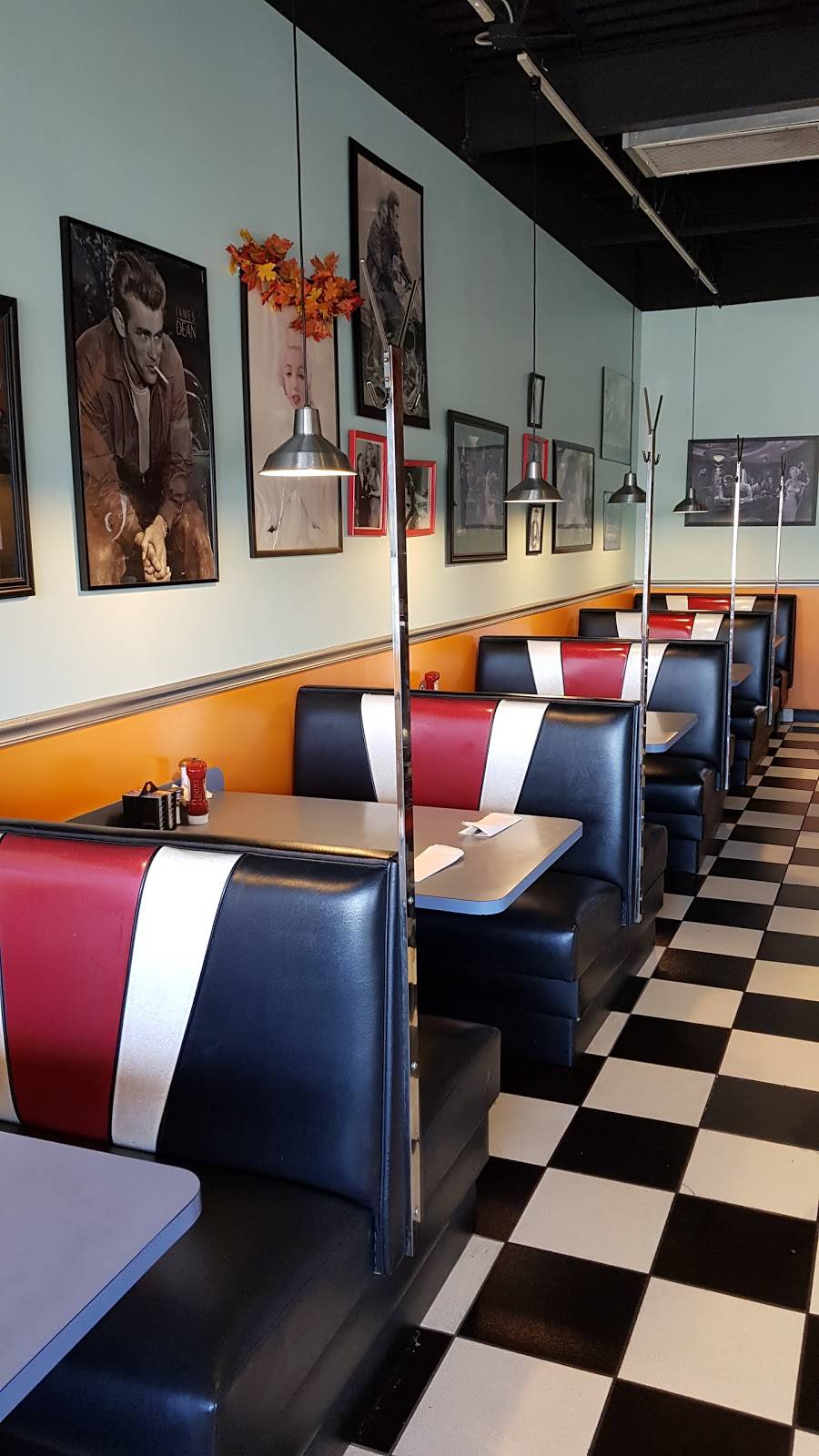 Teddys Diner | restaurant | 1065 Rohlwing Rd, Elk Grove Village, IL 60007, USA | 8475340511 OR +1 847-534-0511