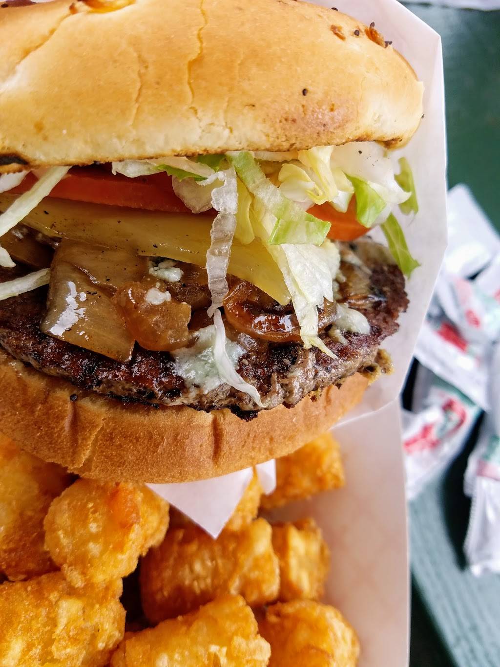 Summit Drive In | restaurant | 12689 Ojai Rd, Ojai, CA 93023, USA | 8052290030 OR +1 805-229-0030