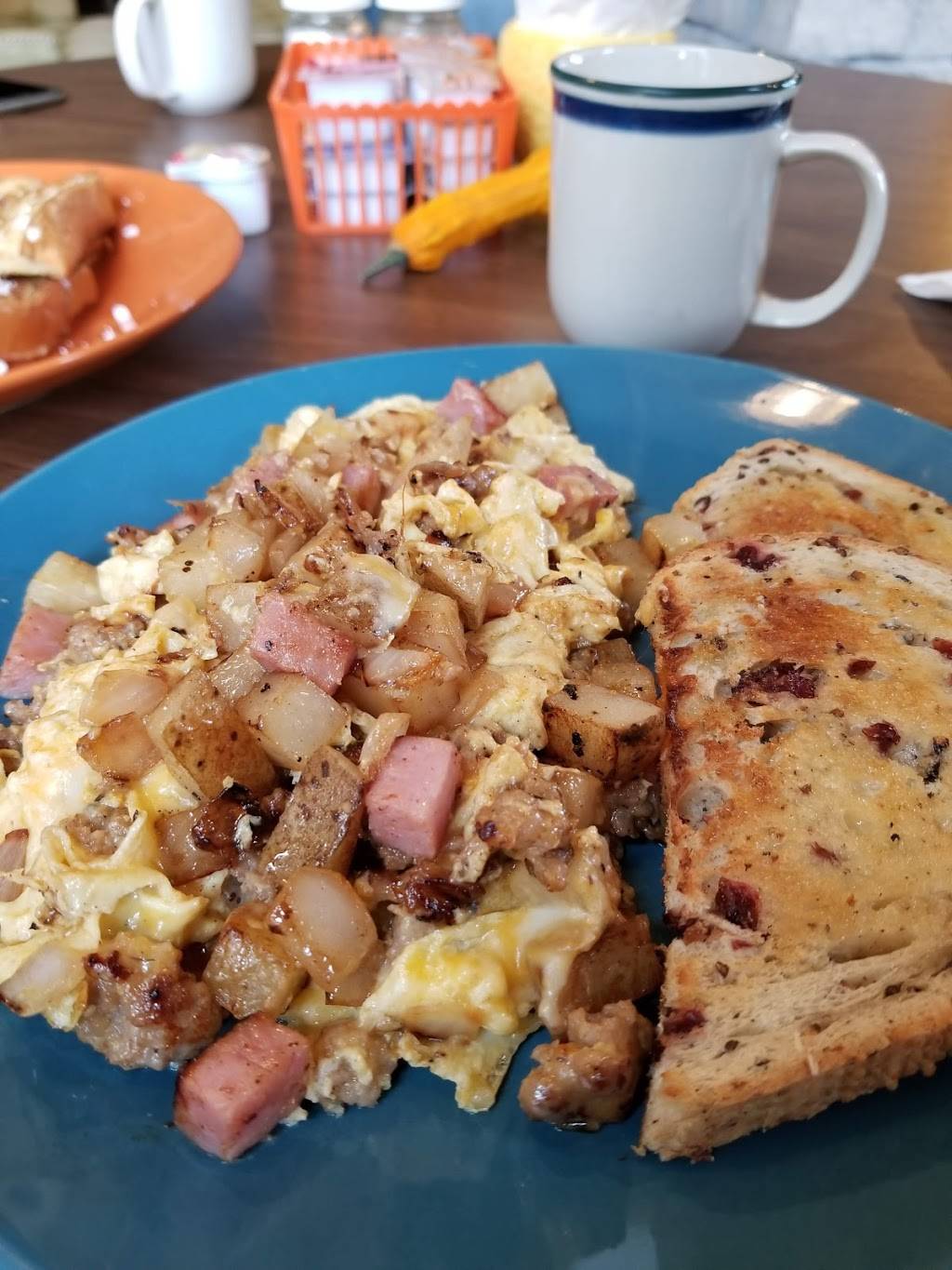 Valeri Anns Family Foods | restaurant | 26025 Co Rd 3, Merrifield, MN 56465, USA | 2184543663 OR +1 218-454-3663