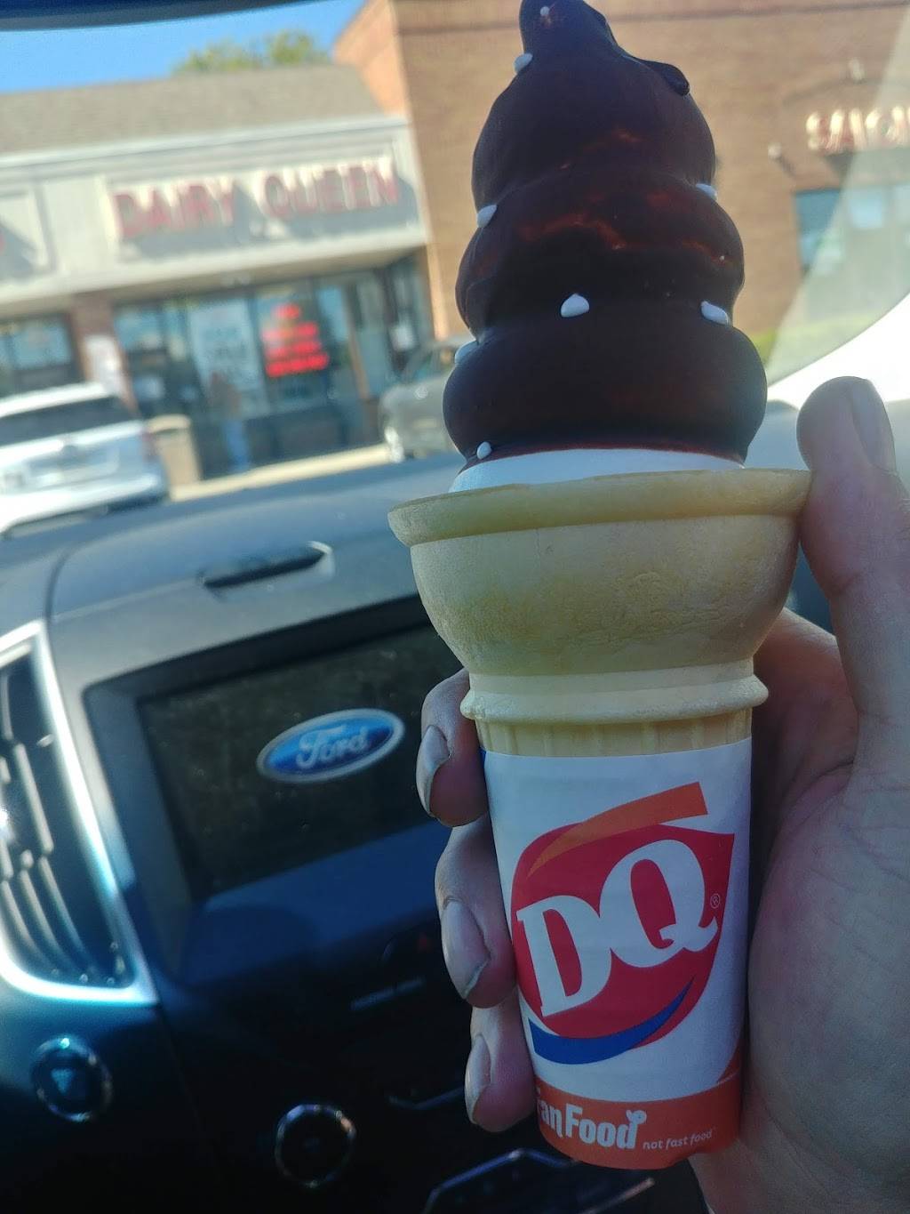 Dairy Queen | restaurant | Springbrook Center, 2547 Plainfield-Naperville Rd Ste 132, Naperville, IL 60564, USA | 6305489437 OR +1 630-548-9437