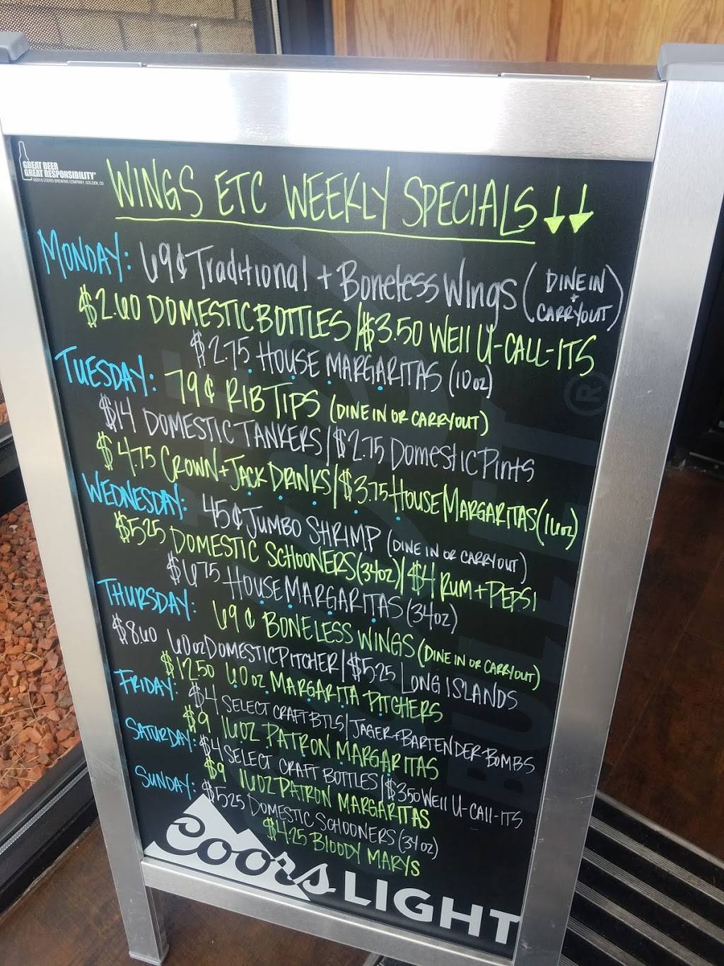 Wings Etc. | restaurant | 581 Bob Blair Rd, Minooka, IL 60447, USA | 2608883696 OR +1 260-888-3696