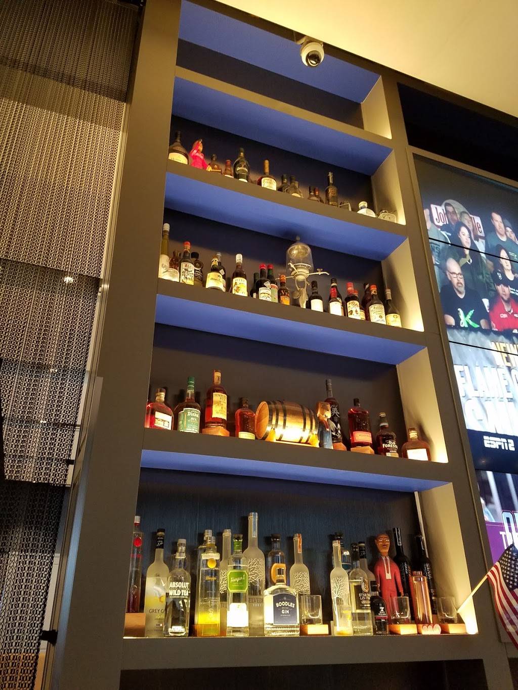 Century Bar and Grill | restaurant | 3883 W Century Blvd, Inglewood, CA 90303, USA | 3103302800 OR +1 310-330-2800