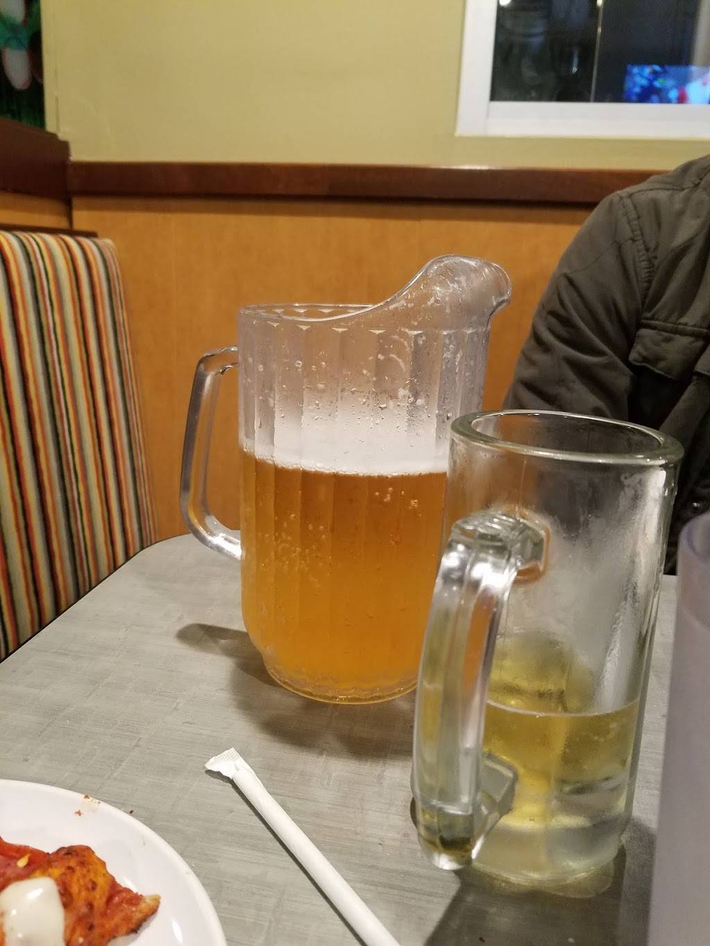 Round Table Pizza | meal delivery | 11250 Merritt St, Castroville, CA 95012, USA | 8316335227 OR +1 831-633-5227