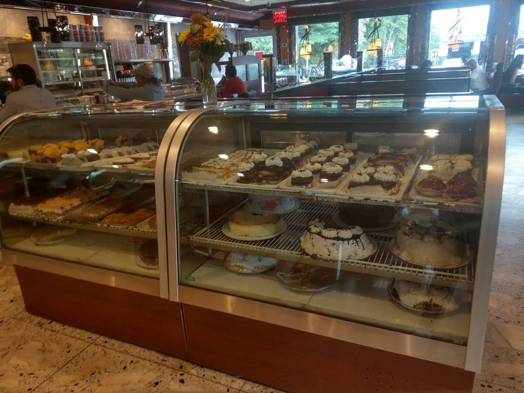 Moriches bay diner | restaurant | 72 Montauk Hwy, Moriches, NY 11955, USA | 6318786827 OR +1 631-878-6827