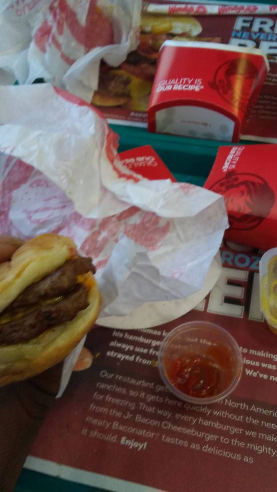 Wendys | restaurant | 525 Cleveland St, Elyria, OH 44035, USA | 4403658805 OR +1 440-365-8805