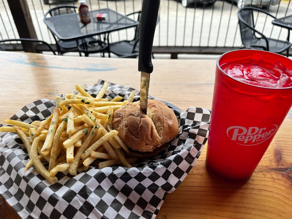 One Shot Charlies | restaurant | 200 S Coeur dAlene Ave, Harrison, ID 83833, USA | 2086899968 OR +1 208-689-9968