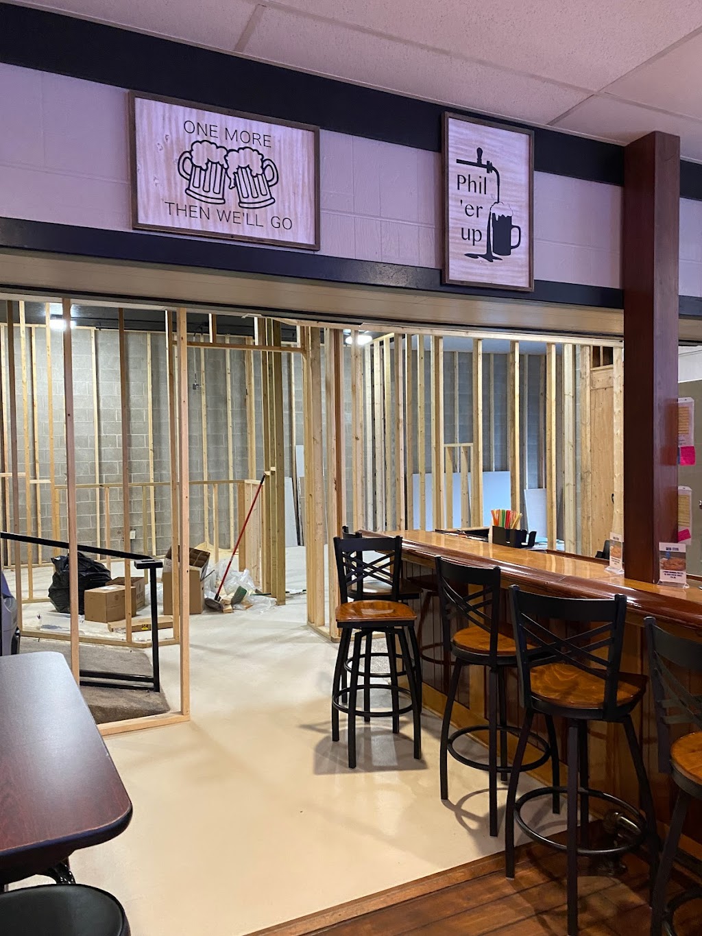 1319 Woodfire Tavern | restaurant | 125 Main St E, New Prague, MN 56071, USA | 9527583333 OR +1 952-758-3333