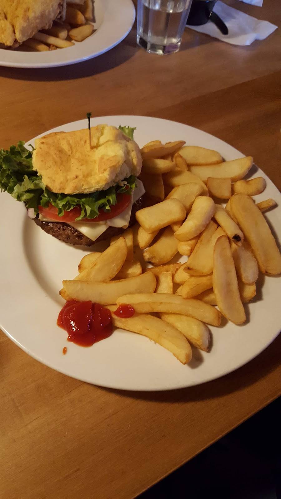 Box Seats | restaurant | 500 E Washington St, North Attleborough, MA 02760, USA | 5086950660 OR +1 508-695-0660