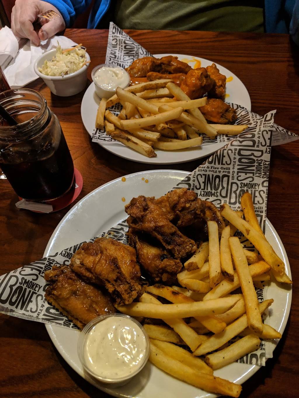 Smokey Bones Bar & Fire Grill | restaurant | 2601 Prince William Pkwy, Woodbridge, VA 22192, USA | 7034910390 OR +1 703-491-0390