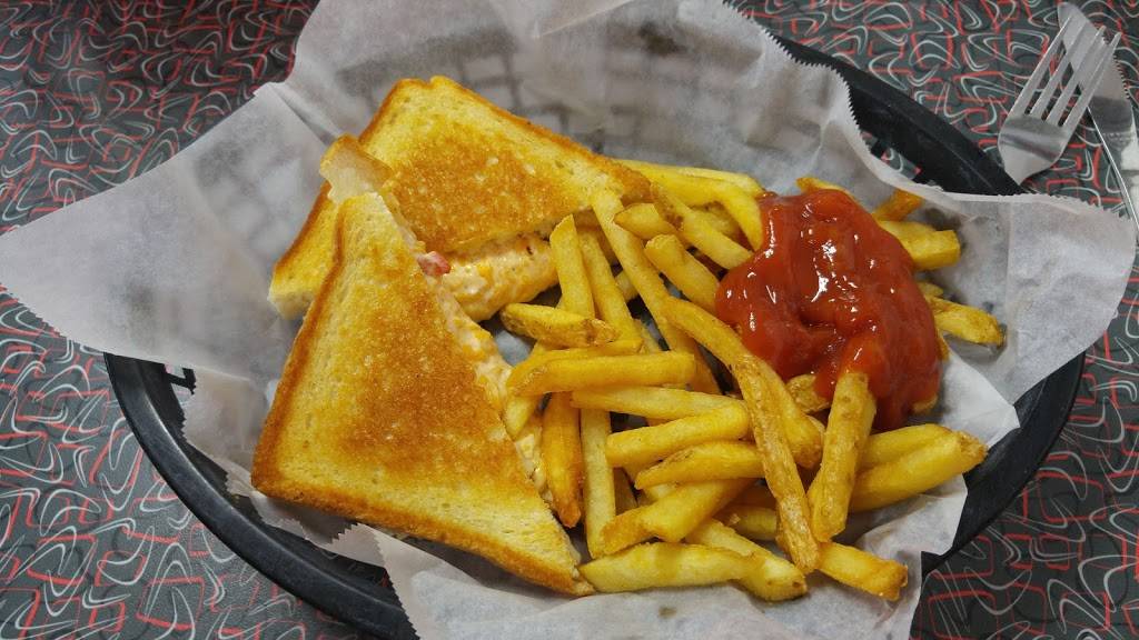 Kure Beach Diner | restaurant | 101 K Avenue, Kure Beach, NC 28449, USA | 9104588778 OR +1 910-458-8778