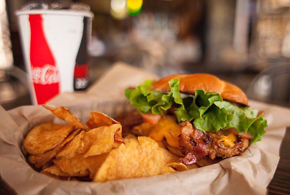 Rocket Dog Gourmet Brats & Brew- Clovis | restaurant | 1365 N Willow Ave #160, Clovis, CA 93619, USA | 5593218754 OR +1 559-321-8754