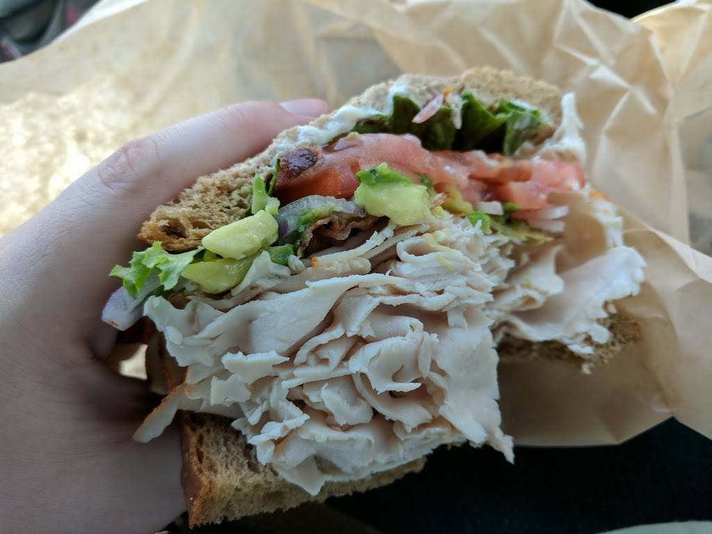 Scotts Deli | restaurant | 5337 Gulf Dr, Holmes Beach, FL 34217, USA | 9417783000 OR +1 941-778-3000