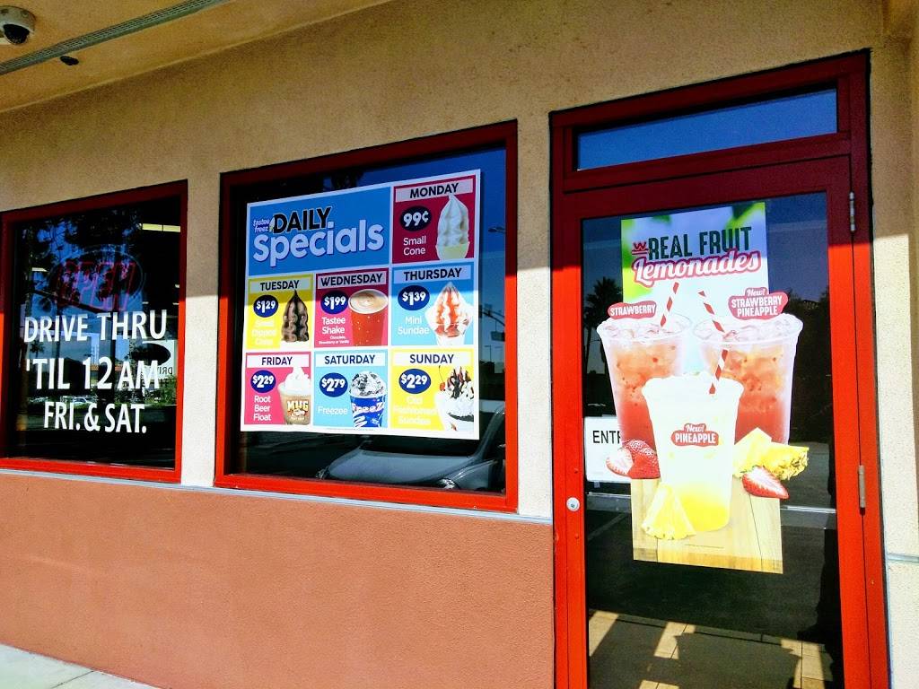 Wienerschnitzel | restaurant | 7460 Mission Grove Pkwy S, Riverside, CA 92508, USA | 9517802139 OR +1 951-780-2139