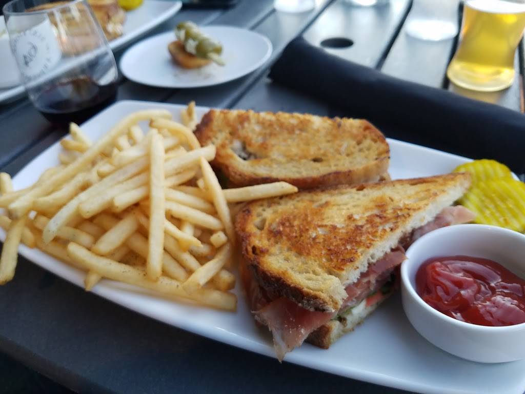 SixtyFour - Wine Bar & Kitchen | restaurant | 123 Water St #105a, Naperville, IL 60540, USA | 6307806464 OR +1 630-780-6464