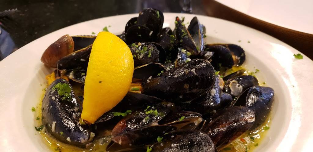 Amiccis of Little Italy | restaurant | 231 S High St, Baltimore, MD 21202, USA | 4105281096 OR +1 410-528-1096