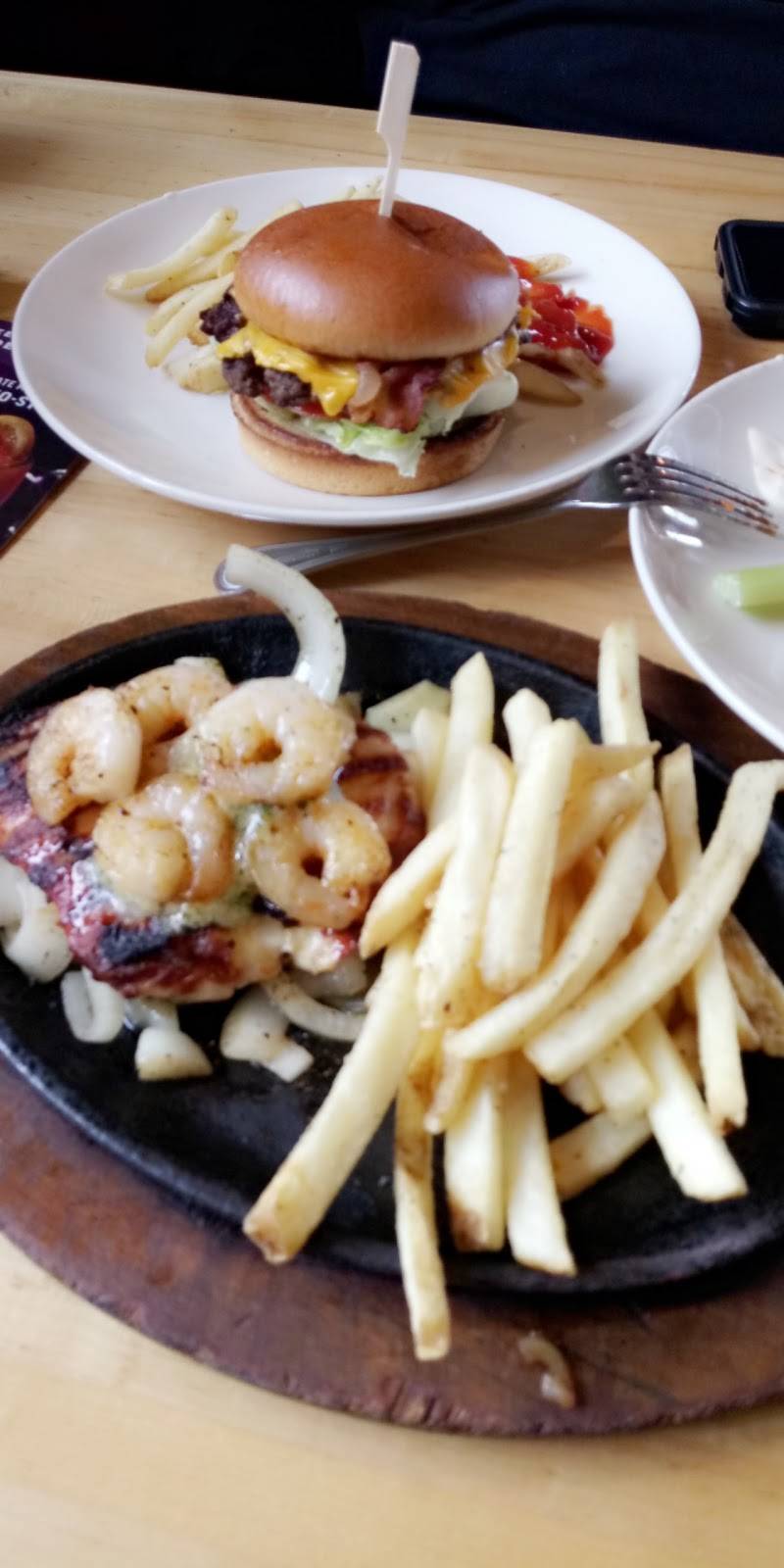 Applebees Grill + Bar | restaurant | 2651 N 75th Ave, Phoenix, AZ 85035, USA | 6238498895 OR +1 623-849-8895
