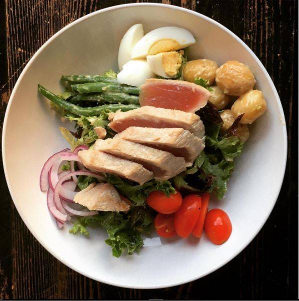 The Confident Rabbit | restaurant | 309 William St, Fredericksburg, VA 22401, USA | 5403719999 OR +1 540-371-9999