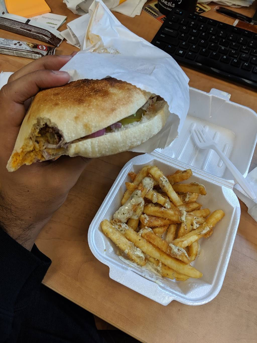 iPotato | restaurant | 170 University Ave W Unit 21, Waterloo, ON N2L 3E9, Canada | 5198854966 OR +1 519-885-4966