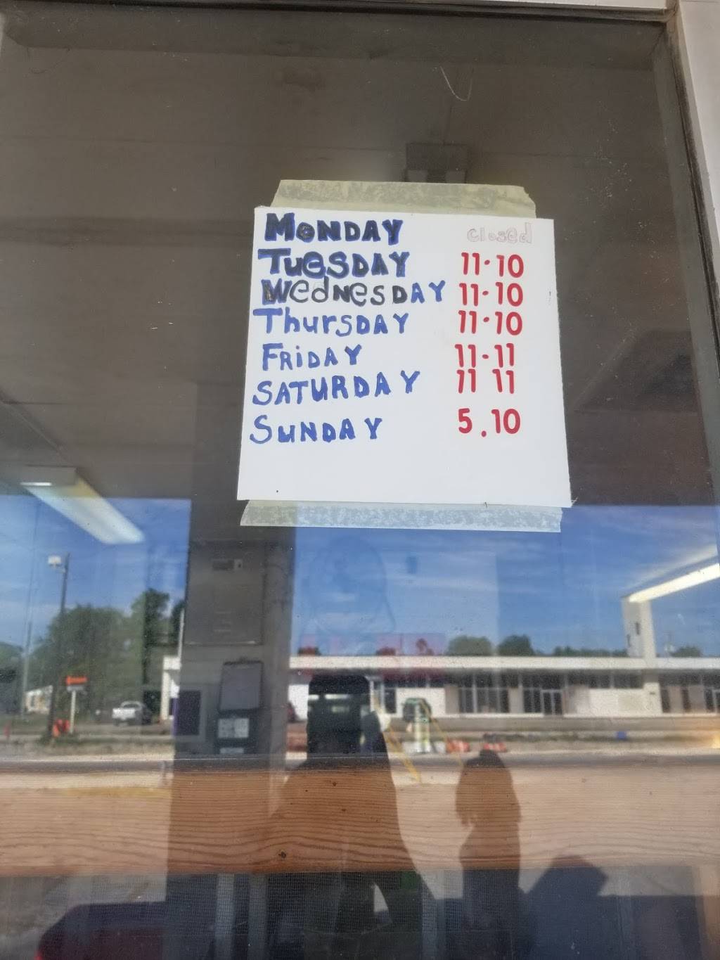 Johnnys Food To Go | restaurant | 521 Old Robstown Rd, Corpus Christi, TX 78408, USA | 3618837704 OR +1 361-883-7704