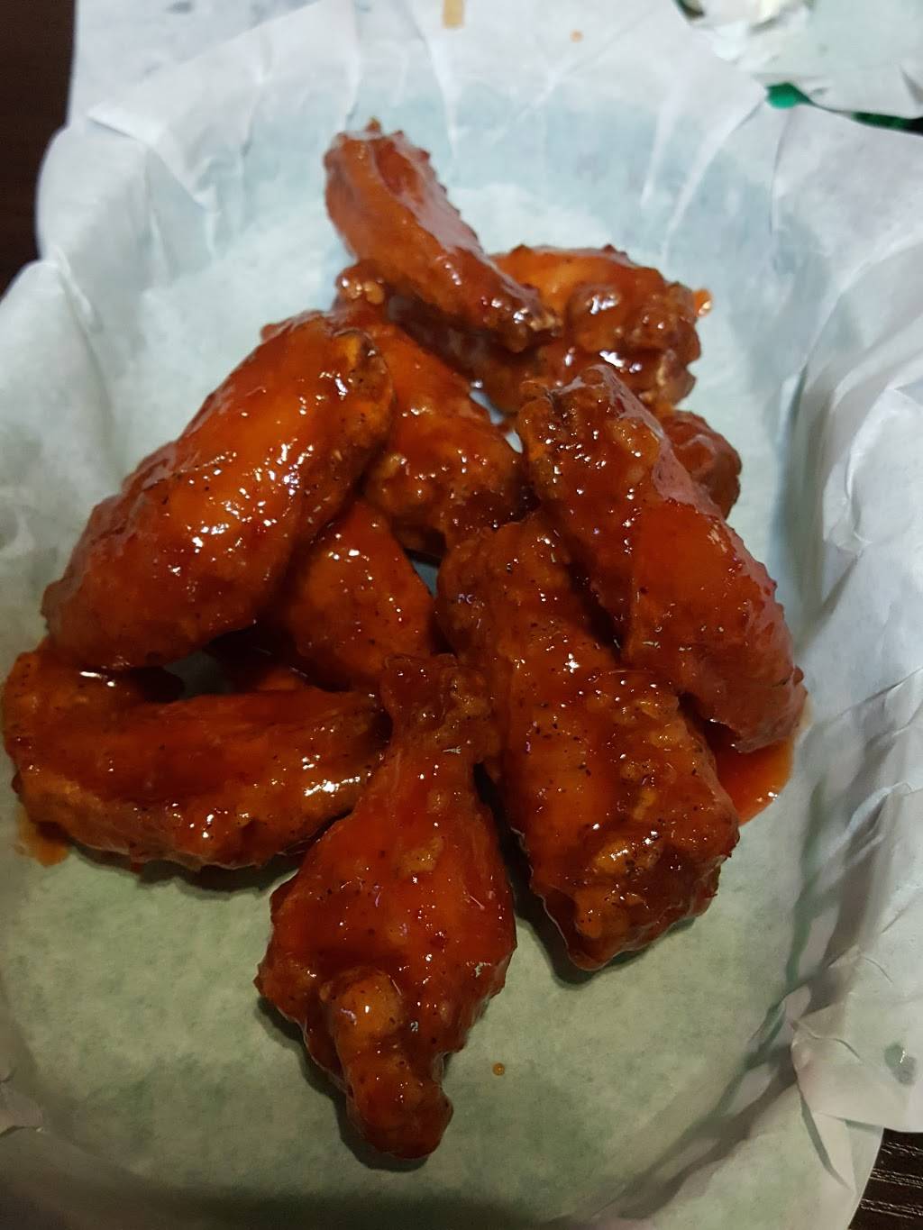 Kickin Burgers and Wings | restaurant | 9196 W Golf Rd, Niles, IL 60714, USA | 8476991899 OR +1 847-699-1899