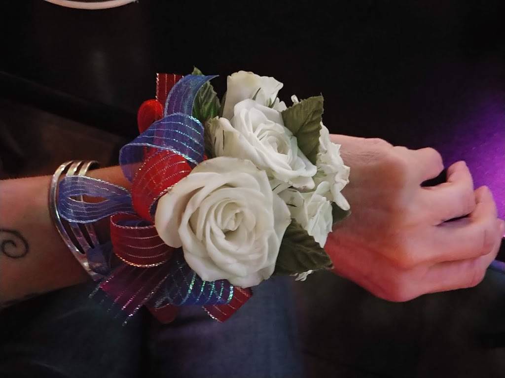 Hurricane Allies Bar & Grill | restaurant | 5541 Merriam Dr, Shawnee, KS 66203, USA | 9132177665 OR +1 913-217-7665