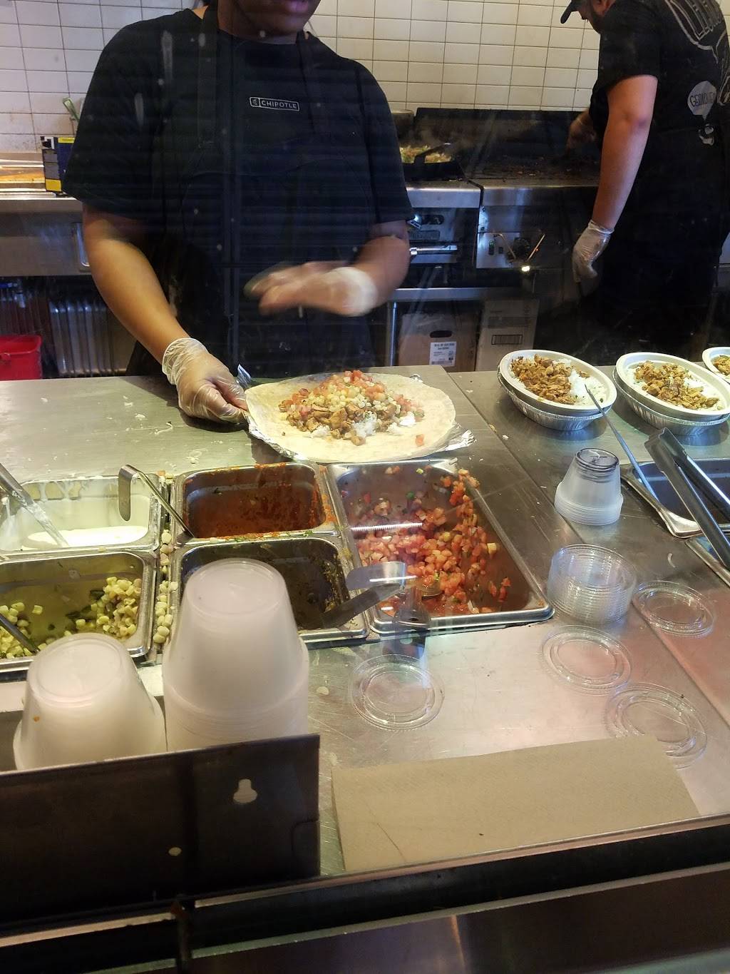 Chipotle Mexican Grill | restaurant | 9141 Alaking Ct Ste 111, Capitol Heights, MD 20743, USA | 2407656553 OR +1 240-765-6553