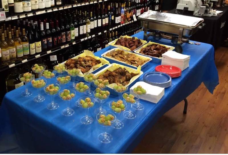 Chicago wings around the world | restaurant | 748 W 61st St, Chicago, IL 60621, USA | 7738912515 OR +1 773-891-2515