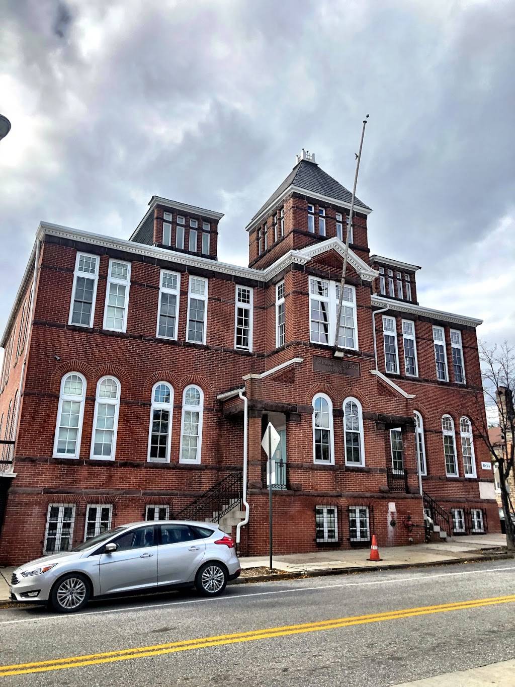 Ida Bs Table | restaurant | 235 Holliday St, Baltimore, MD 21202, USA | 4108440444 OR +1 410-844-0444