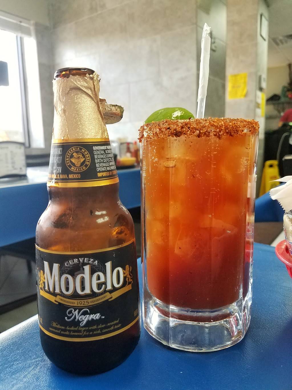 Mariscos La Reyna | restaurant | 517 W Jefferson Blvd, Dallas, TX 75208, USA | 2149416661 OR +1 214-941-6661