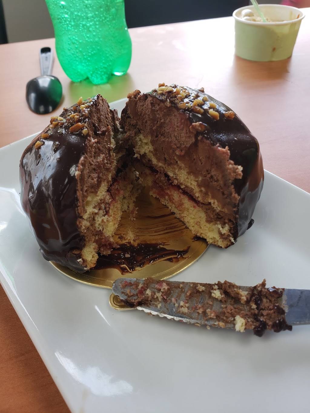 Sokolata | restaurant | 4524 MacCorkle Ave SW, South Charleston, WV 25309, USA | 6812655093 OR +1 681-265-5093