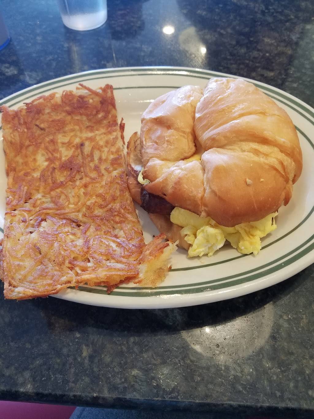 Mickeys Family Grill | restaurant | s75w17351 Janesville Rd, Muskego, WI 53150, USA | 2627104061 OR +1 262-710-4061