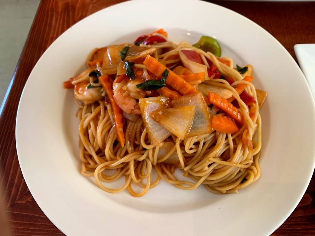 Daw Kun Thai | restaurant | 2626 Brown Ave, Manchester, NH 03103, USA | 6032320699 OR +1 603-232-0699