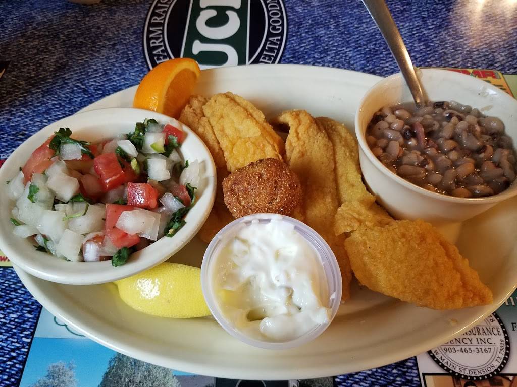 Hucks Catfish | restaurant | 2811 Trail Dr, Denison, TX 75020, USA | 9033370033 OR +1 903-337-0033